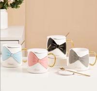 Чашка керамическая с крышкой и ложкой 400 мл "Bow" Stenson - 00517 ✅ базовая цена $5.86 ✔ Опт ✔ Акции ✔ Заходите! - Интернет-магазин Fortuna-opt.com.ua.