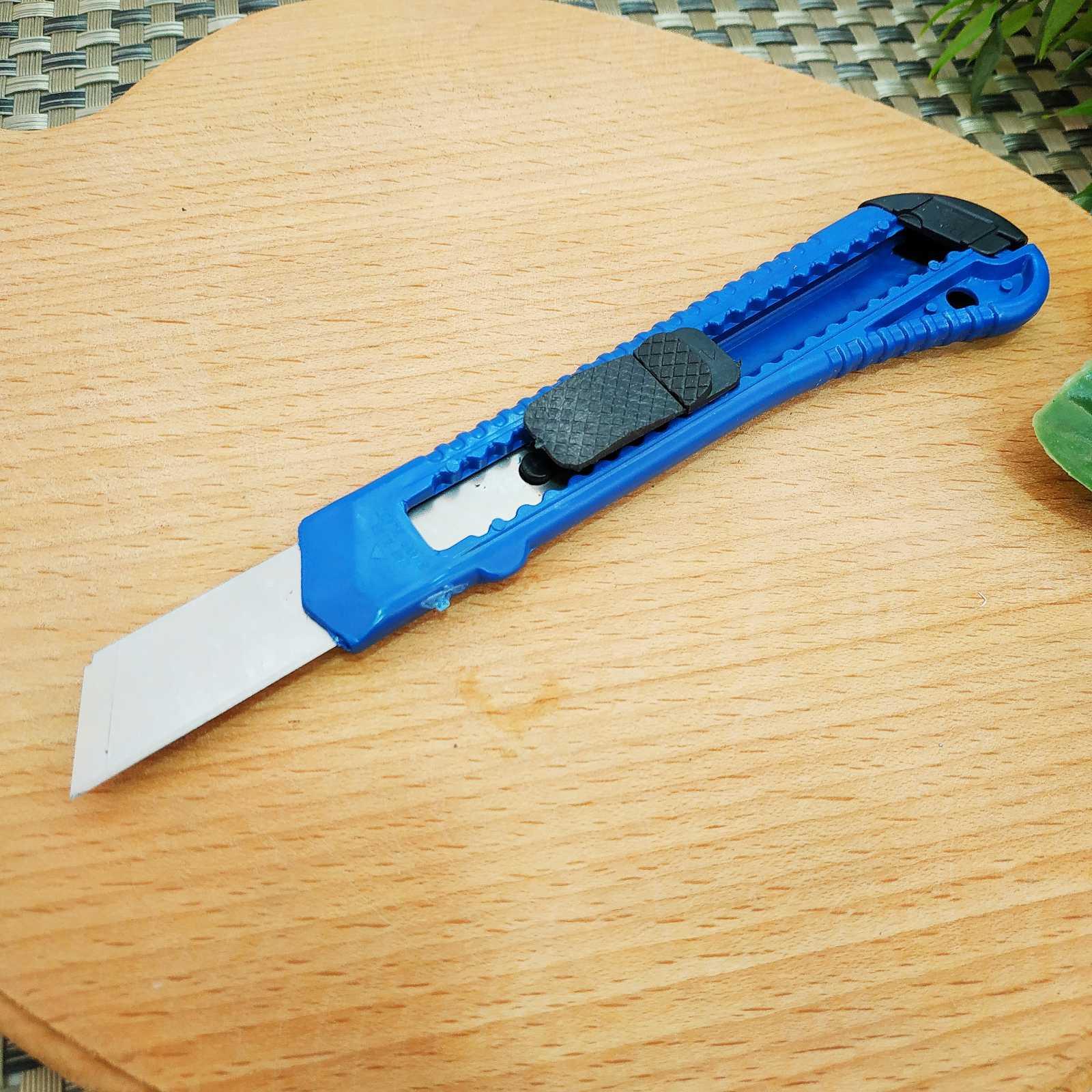 Нож канцелярский 1 шт. 0-132  ✅ базовая цена 10.31 грн. ✔ Опт ✔ Скидки ✔ Заходите! - Интернет-магазин ✅ Фортуна-опт ✅