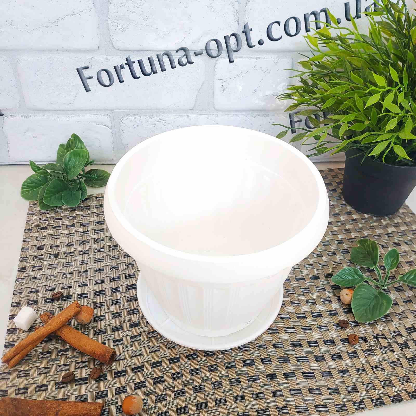 Горшок цветочный Бутон d-17см, h-13,5 см белый (1,9 л) 2938 ✅ базовая цена 39.07 грн. ✔ Опт ✔ Скидки ✔ Заходите! - Интернет-магазин ✅ Фортуна-опт ✅