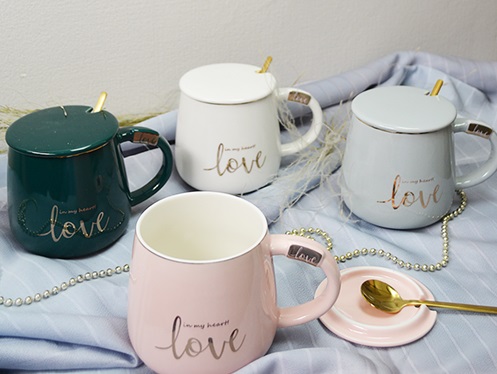 Чашка керамическая с крышкой и ложкой 400 мл "Love" Stenson - 00229 ✅ базовая цена $4.59 ✔ Опт ✔ Скидки ✔ Заходите! - Интернет-магазин ✅ Фортуна-опт ✅