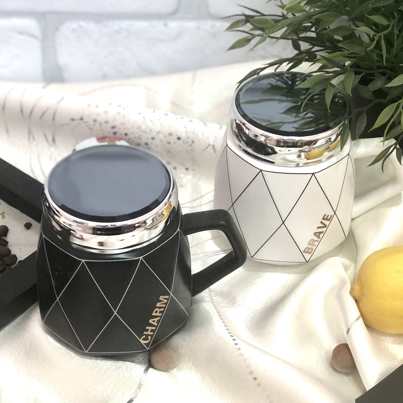 Чашка с закручивающейся крышкой 450 мл "Rhombus B&W" Stenson - 88457 ✅ базовая цена $4.77 ✔ Опт ✔ Скидки ✔ Заходите! - Интернет-магазин ✅ Фортуна-опт ✅