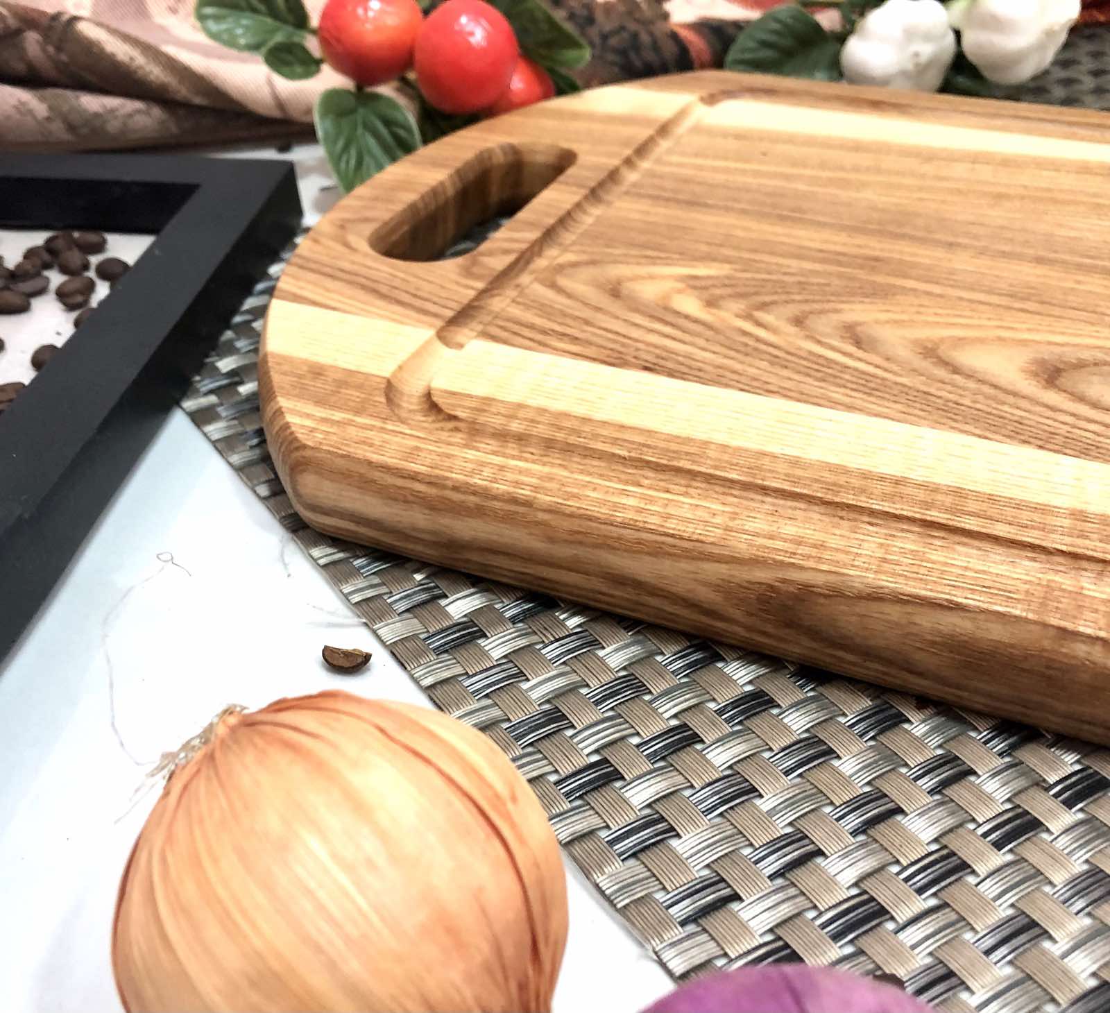 Доска разделочная Дуб 30*45см домик с вырезом  3045ддсв ✅ базовая цена 324.30 грн. ✔ Опт ✔ Скидки ✔ Заходите! - Интернет-магазин ✅ Фортуна-опт ✅