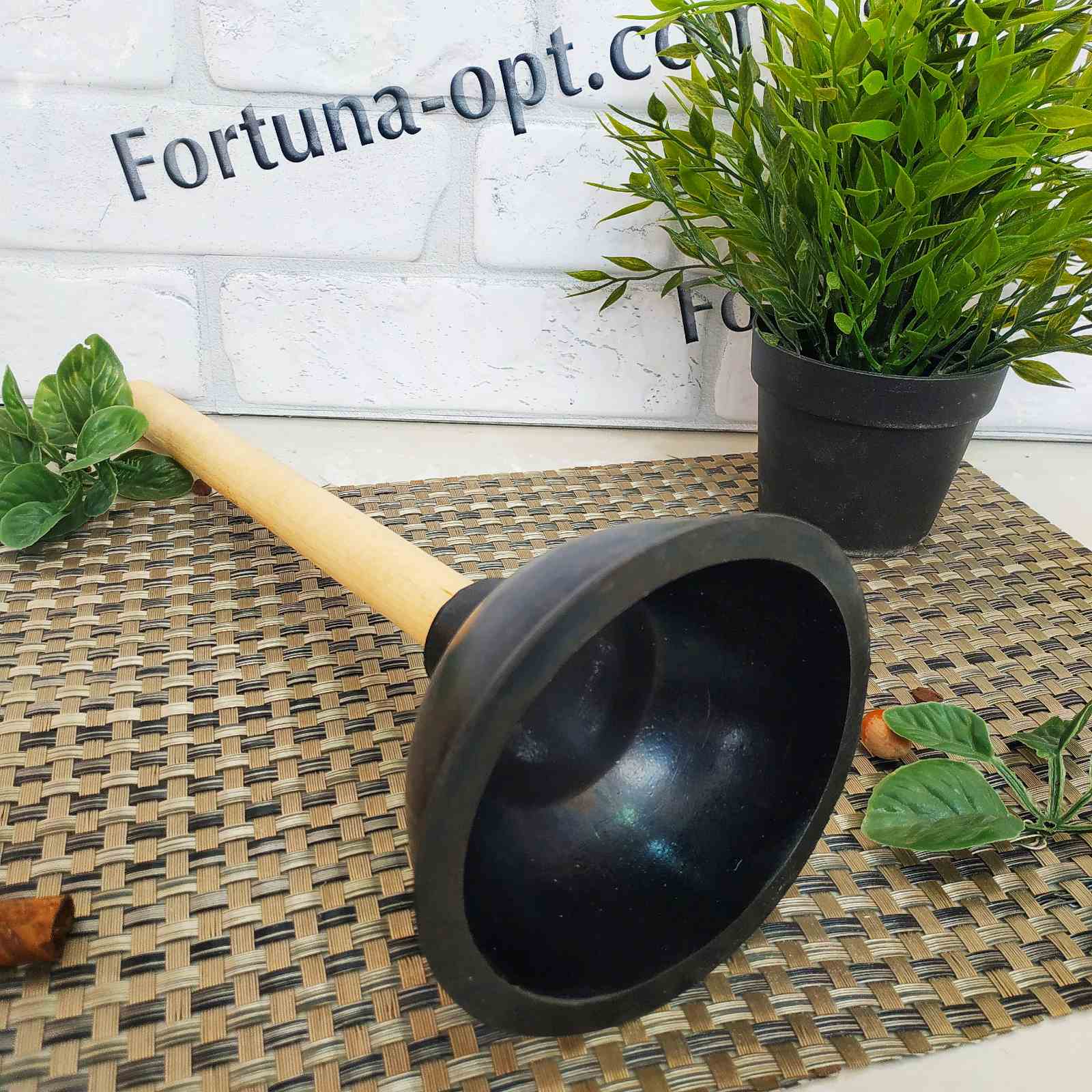 Вантуз с деревянной ручкой большой 1531 ✅ базовая цена 40.02 грн. ✔ Опт ✔ Скидки ✔ Заходите! - Интернет-магазин ✅ Фортуна-опт ✅