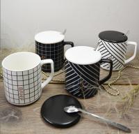 Чашка керамическая с крышкой и ложкой 400 мл "Brief" Stenson - 88542 ✅ базовая цена $4.18 ✔ Опт ✔ Акции ✔ Заходите! - Интернет-магазин Fortuna-opt.com.ua.