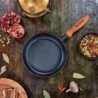 Сковорода чугунная литая б/кр 26х4см с дерев.ручкой Т 303 (СН) ✅ базовая цена 466.57 грн. ✔ Опт ✔ Акции ✔ Заходите! - Интернет-магазин Fortuna-opt.com.ua.